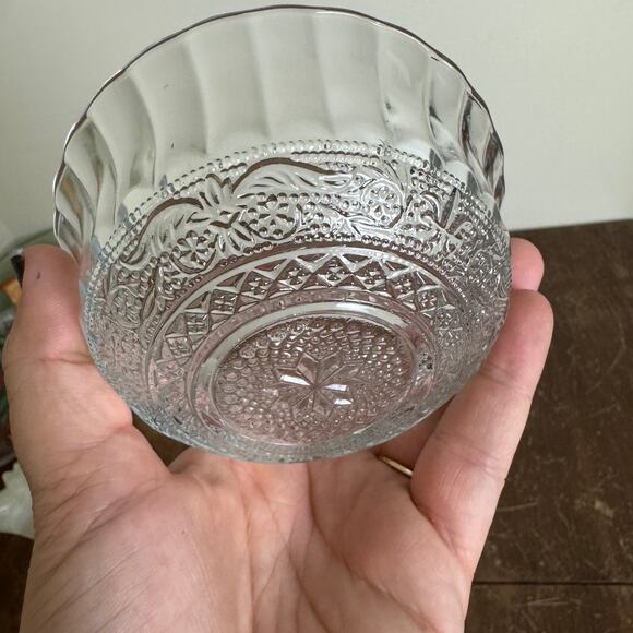 Firna‎ Indonesia Pressed Glass Small Nut Candy Dish - Picture 2 of 6